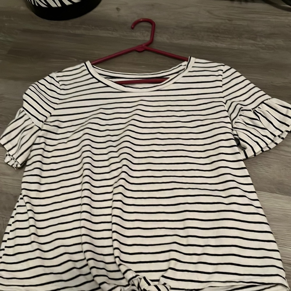 patterned flowy top